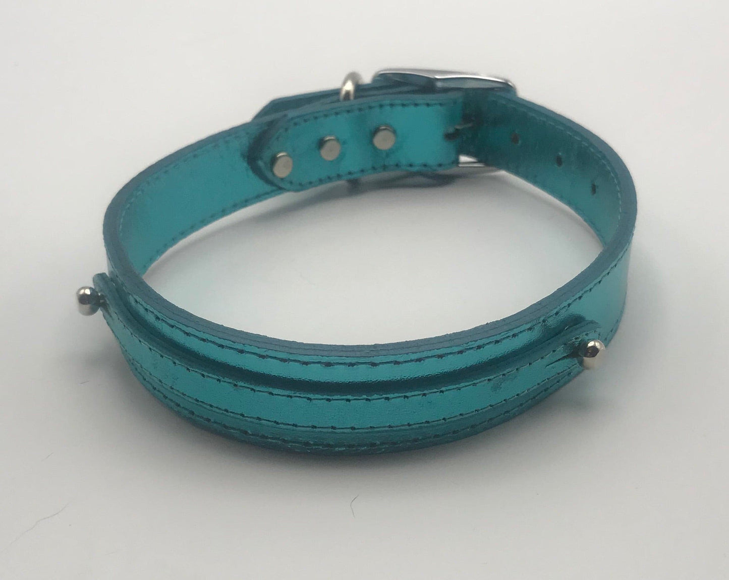 Metallic Slider Collar.