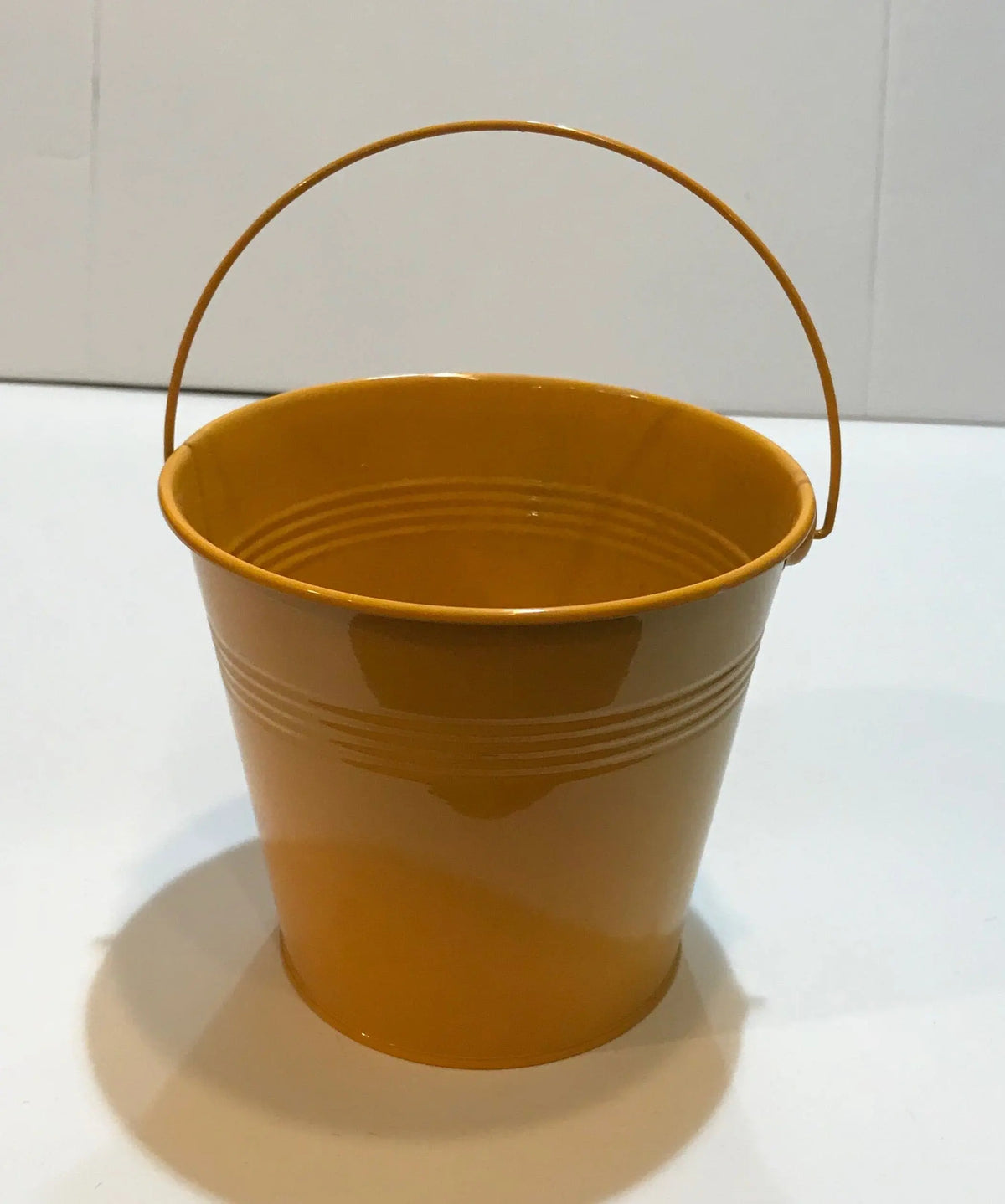 Large Gift Pail.