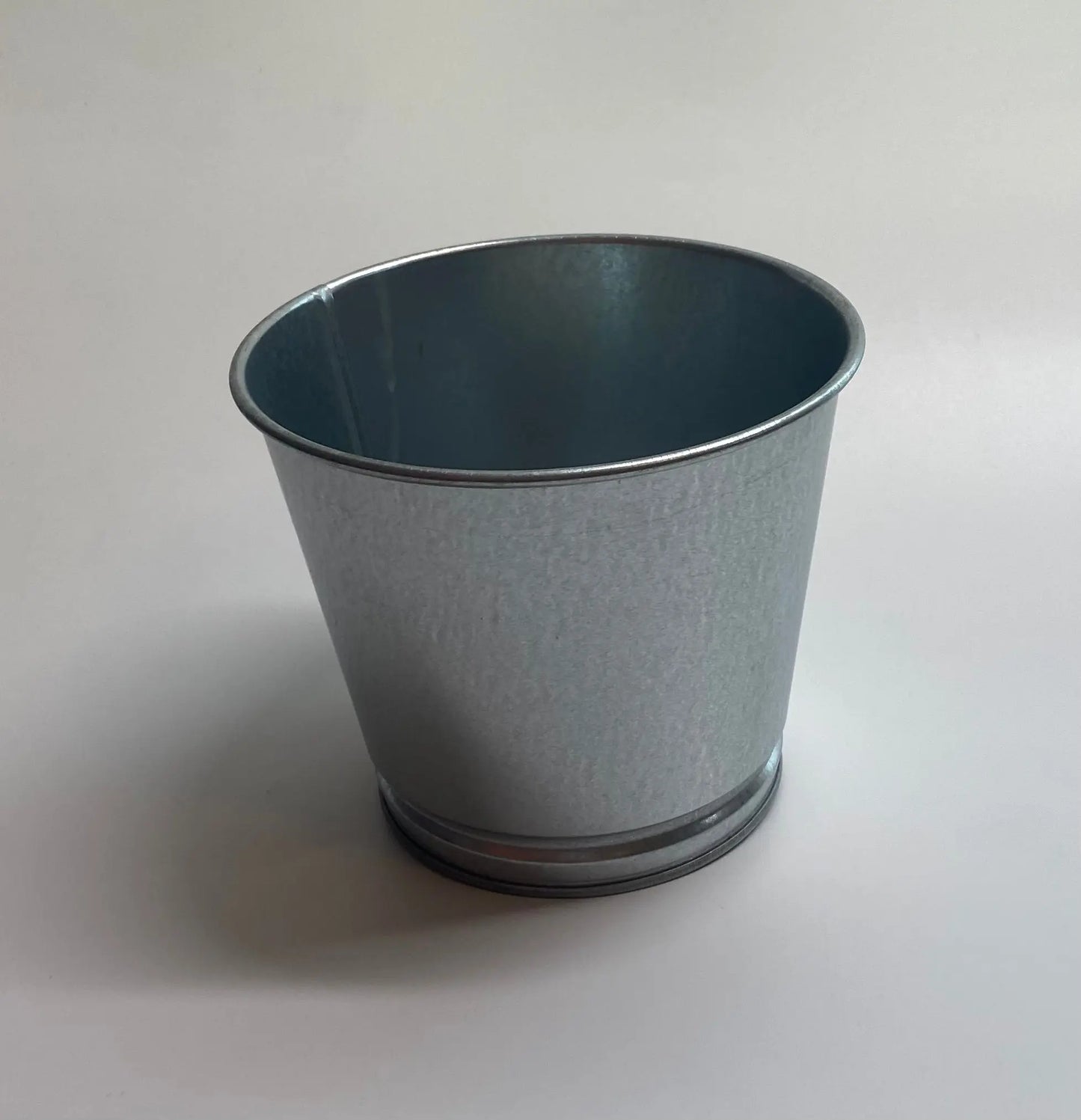 Silver gift tin.