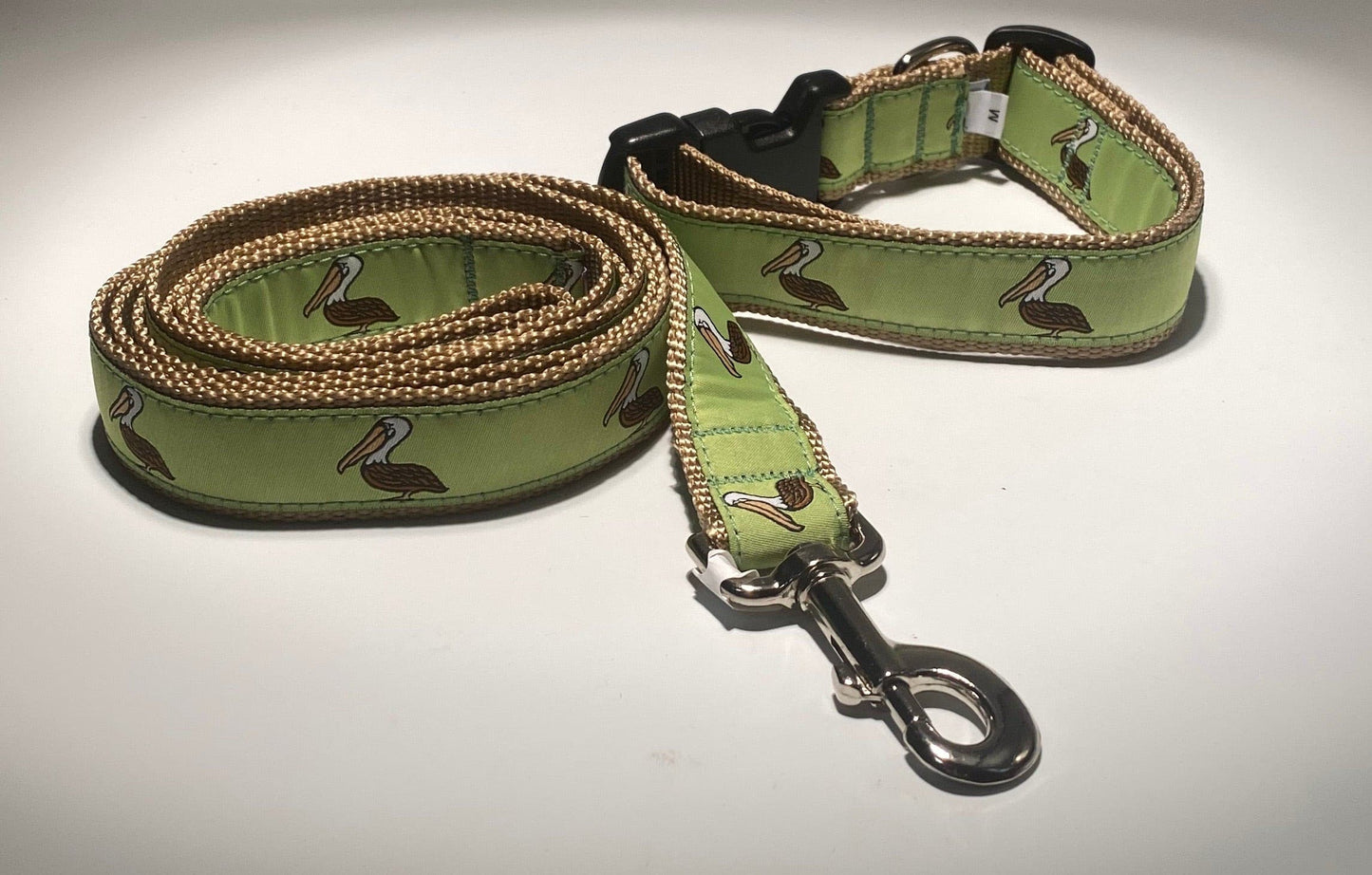Pelican Collar & Lead.