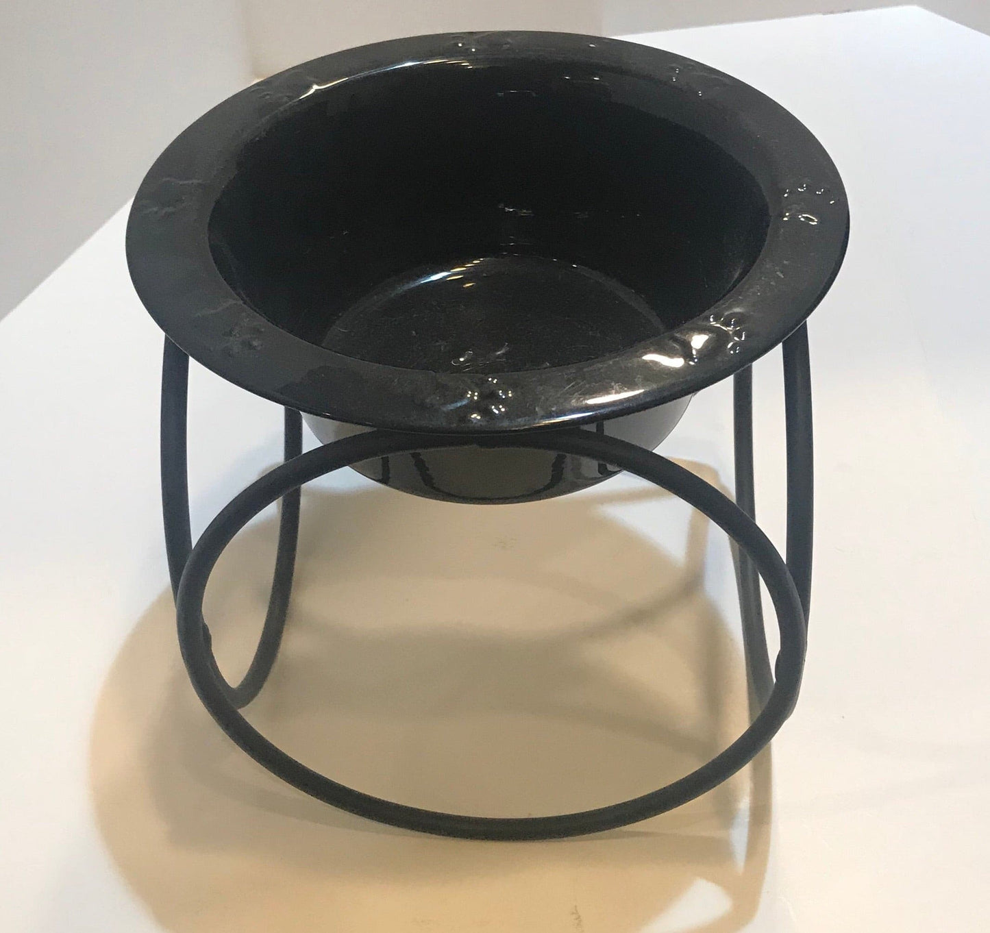 Circle Stand Raised Diner.