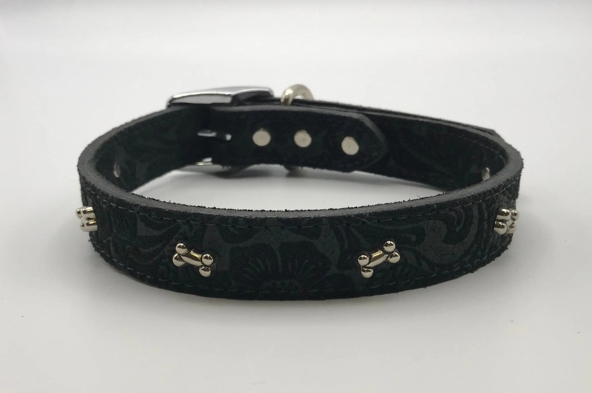 Metal Bone Suede Collar.