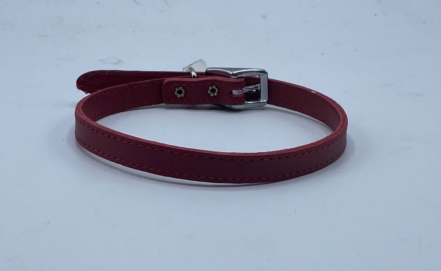 Signature Leather 3/8" Adjustable Dog Collar Red.