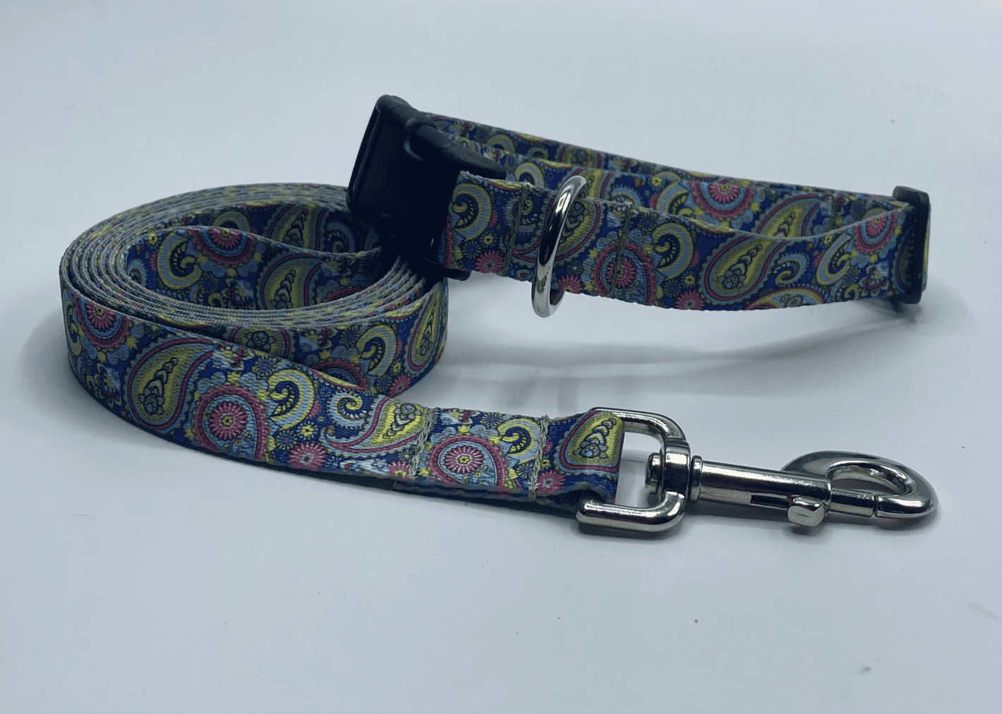 Garden Paisley Dog Collars or Leads (5/8" Wide).