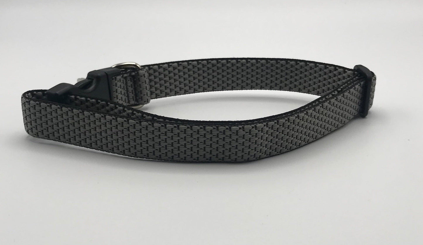 grey quilted collar XL.